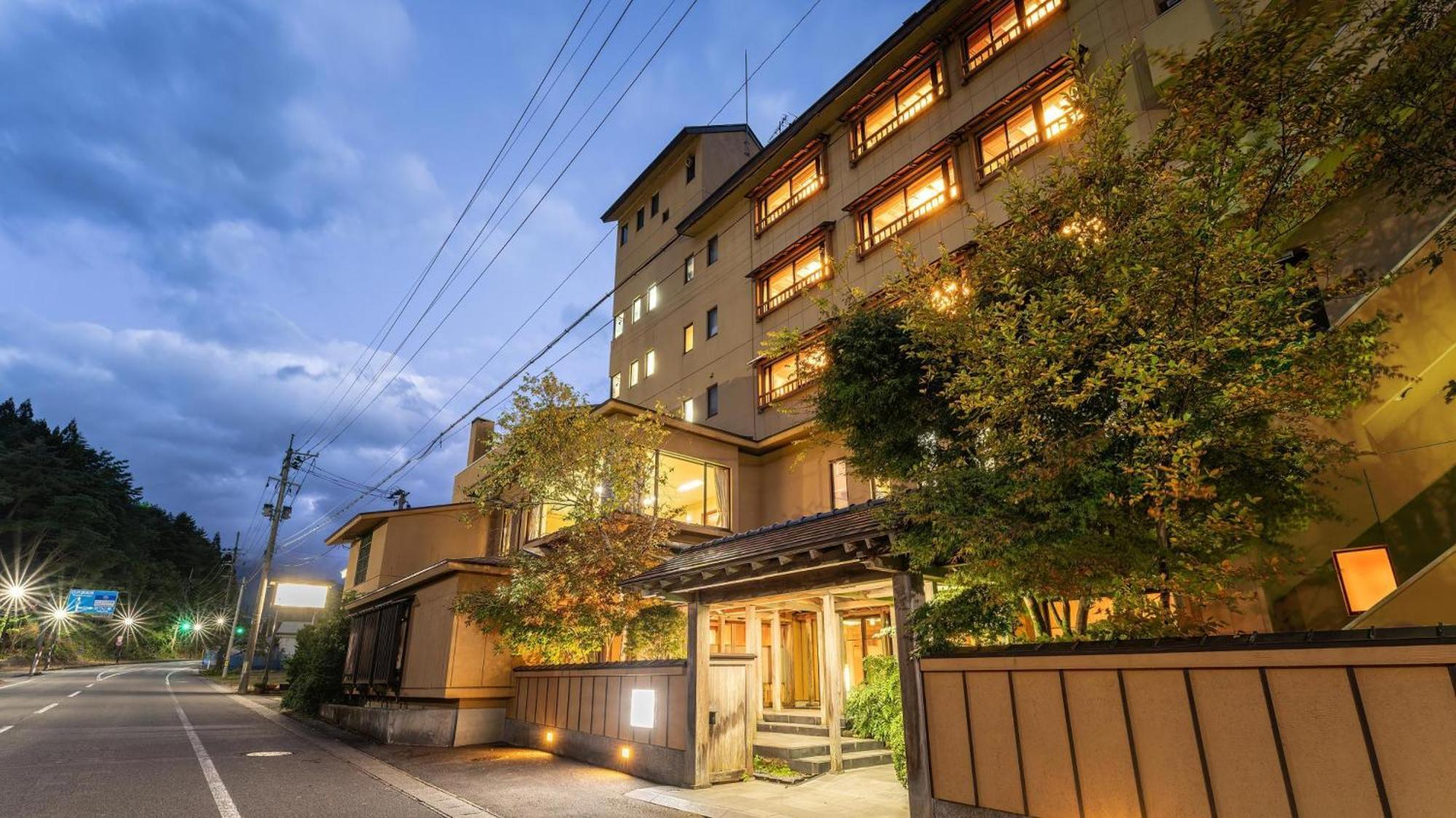 Hotel Kashintei Shirahama Semboku Esterno foto